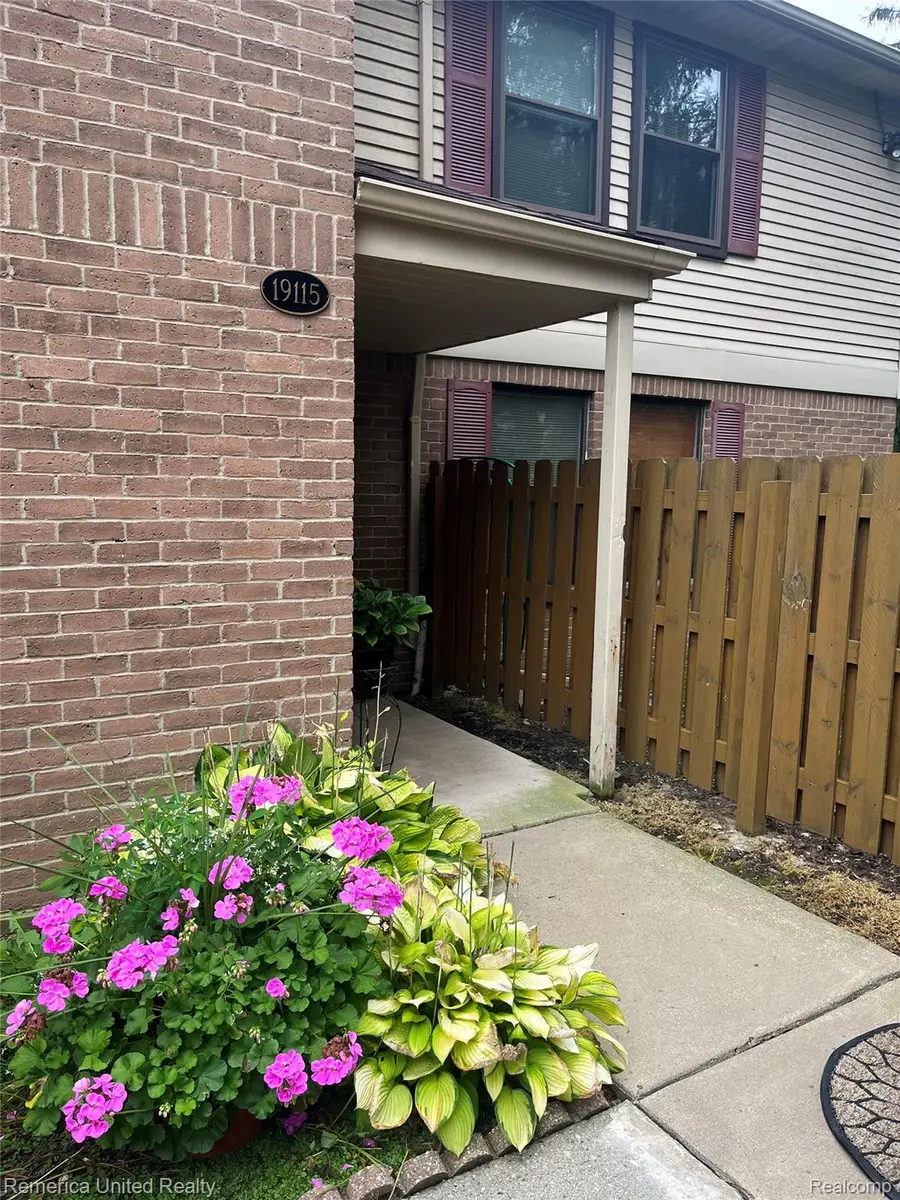 19115 Surrey LN 3 # 21, Northville, MI 48167 - #3