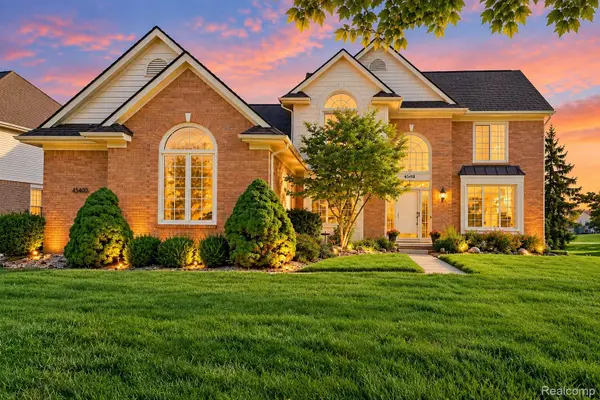 45498 Muirfield DR, Canton, MI 48188