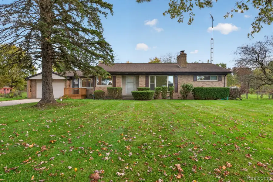 10475 Miller RD, Swartz Creek, MI 48473 - #2