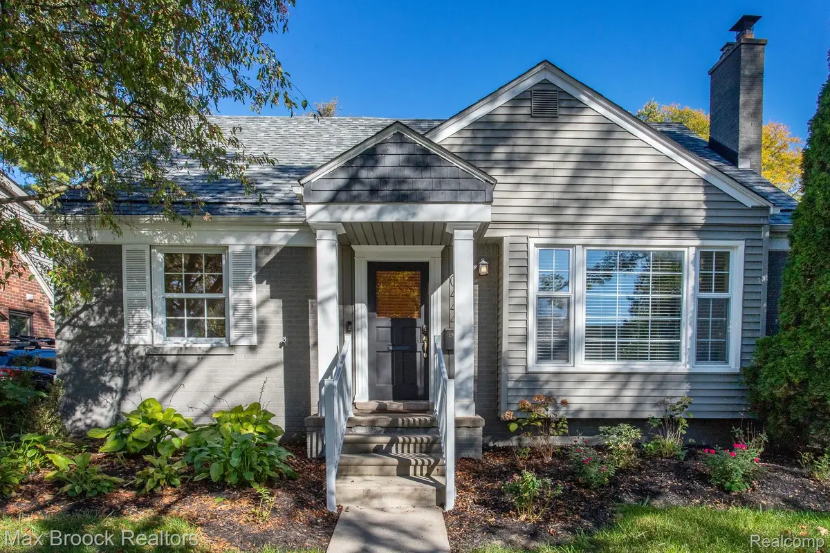 10444 Vernon AVE, Huntington Woods, MI 48070 - #1