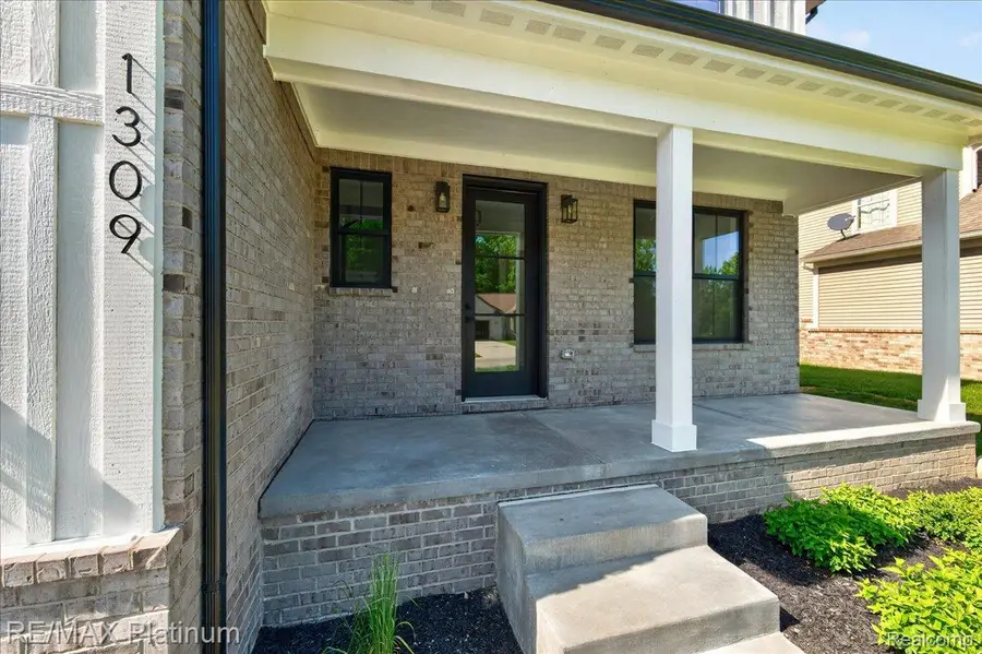 1309 Walloon WAY, Orion, MI 48360 - #2