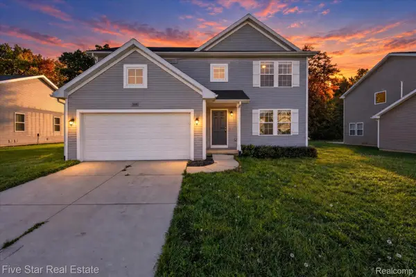 3668 Amber Oaks DR, Howell, MI 48855