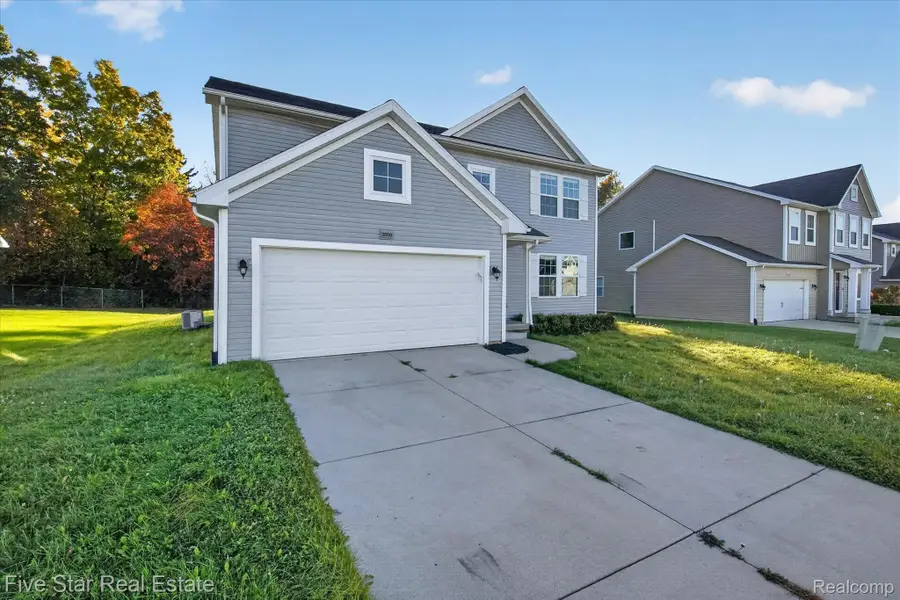 3668 Amber Oaks DR, Howell, MI 48855 - #2