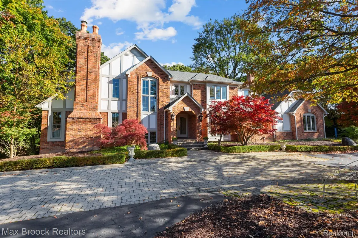 265 Charing Cross CT, Bloomfield Hills, MI 48304 - #1