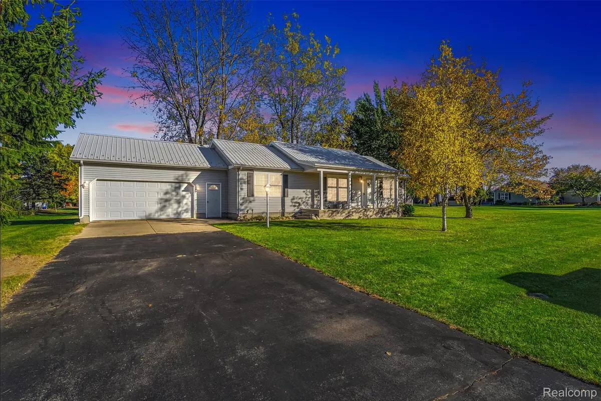 16567 Borton DR, Chesaning, MI 48616 - #1
