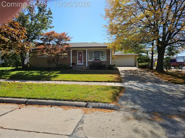 8044 Sunburst, CenterLine, MI 48015