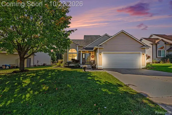 1305 Pin Oak BLF, Howell, MI 48843