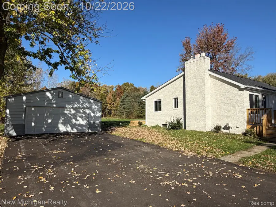 5184 W Carpenter RD, Flint, MI 48504 - #2