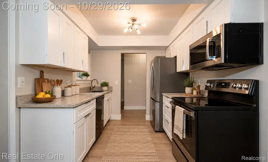 26179 Albert J DR, Warren, MI 48091 - #2