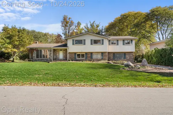 6839 White Pine DR, BloomfieldHills, MI 48301