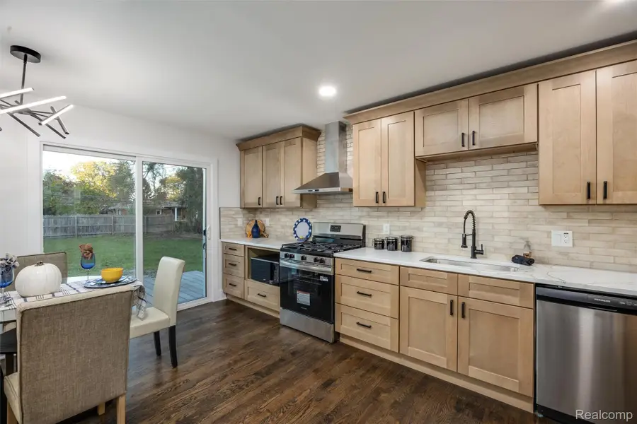 21405 Raymond ST, Saint Clair Shores, MI 48082 - #2