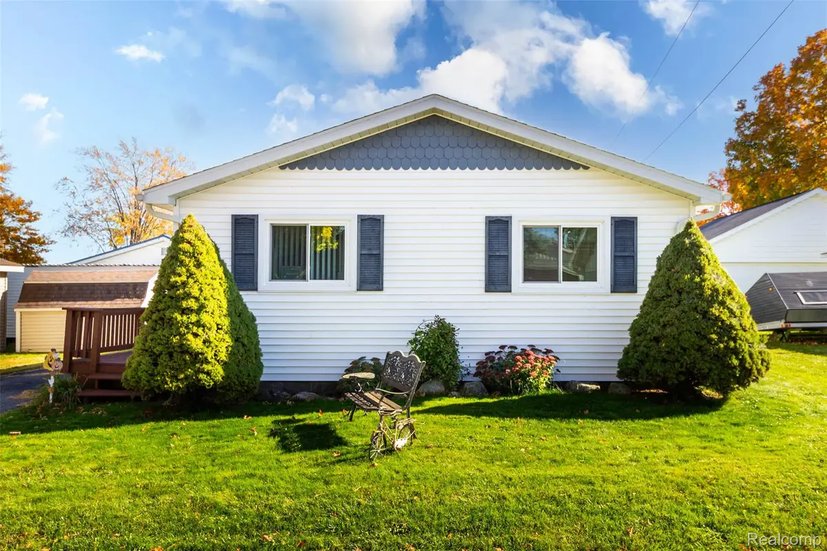 114 Wells ST, Houghton Lake Heights, MI 48630 - #1