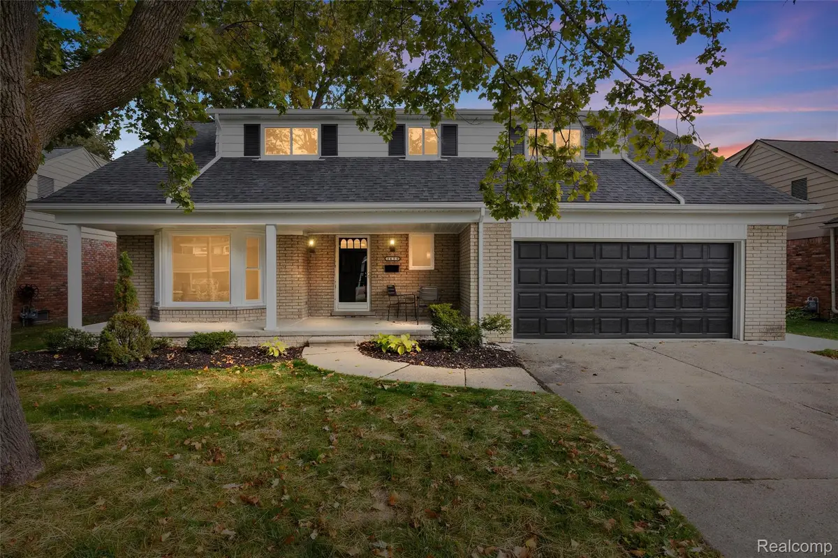 1450 Edmundton DR, Grosse Pointe Woods, MI 48236 - #1