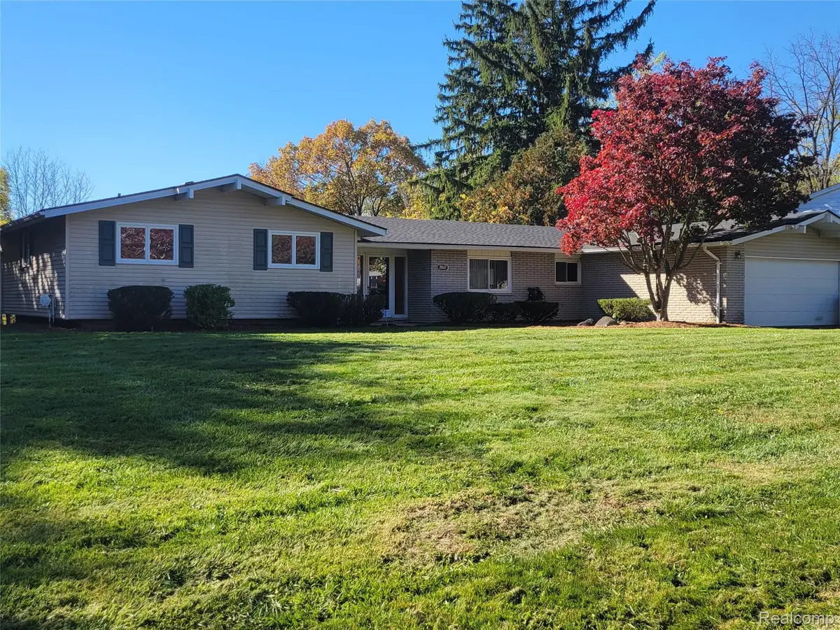 35527 Springvale ST, Farmington Hills, MI 48331 - #1