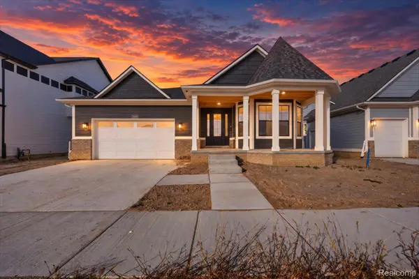 54465 Ann DR, Macomb, MI 48042