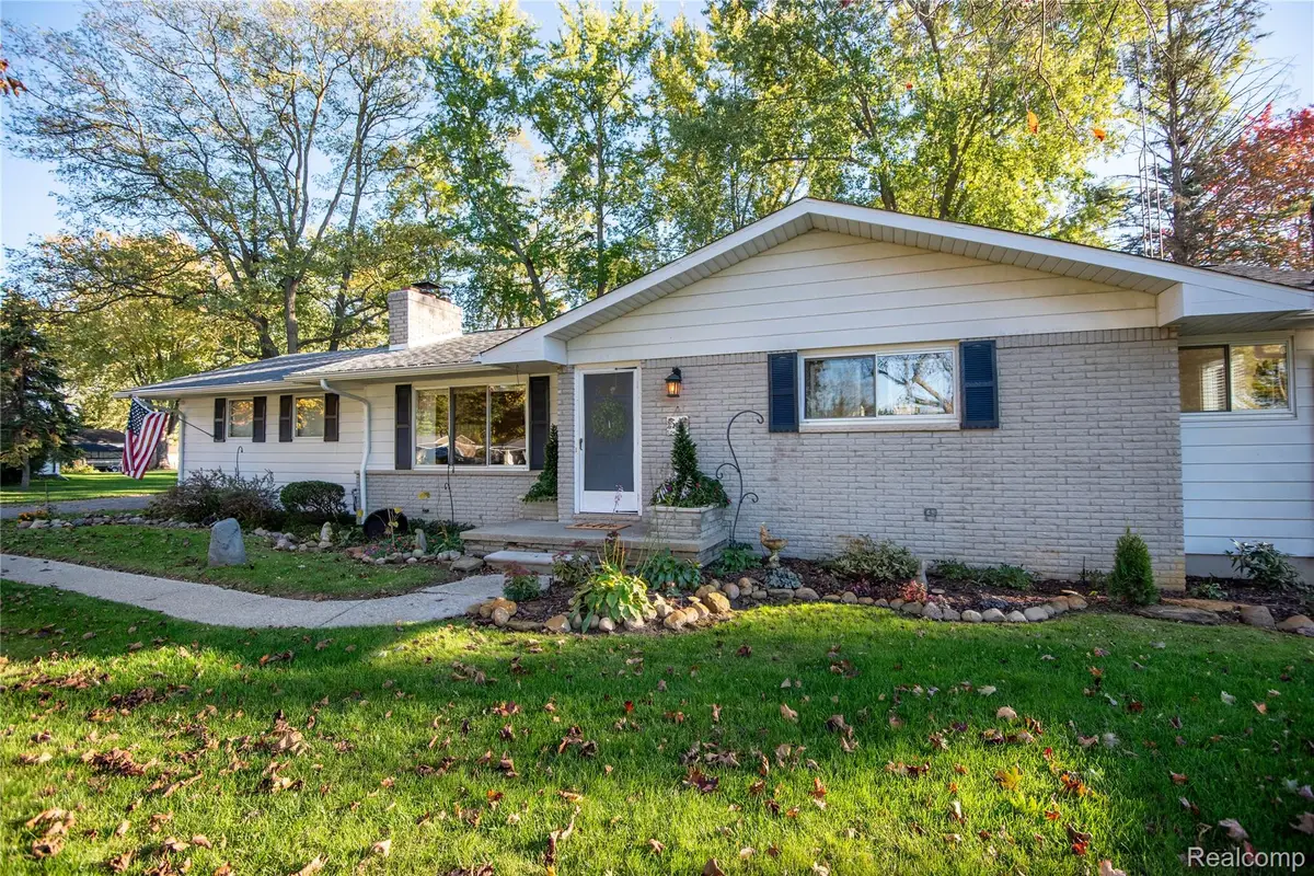 2479 N Long Lake RD, Fenton, MI 48430 - #1