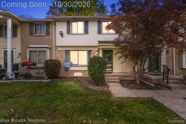23656 Lahser RD, Southfield, MI 48033