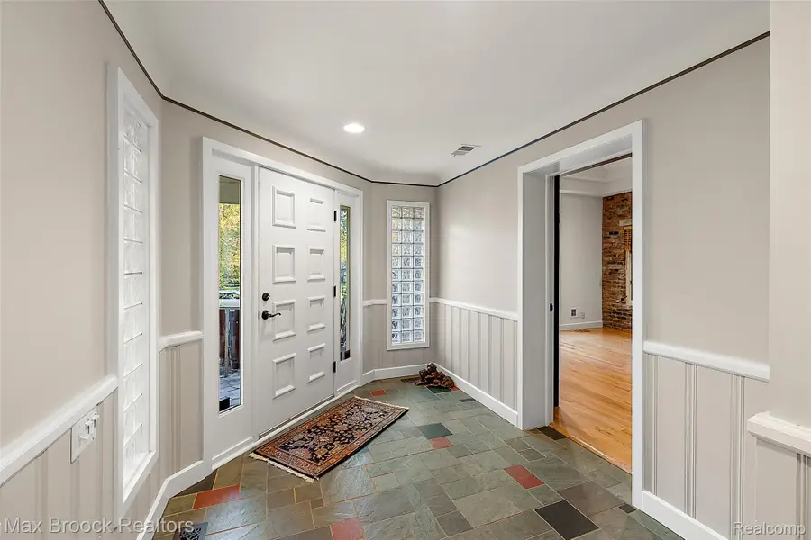 6130 Idlewyle RD, Bloomfield Hills, MI 48301 - #2