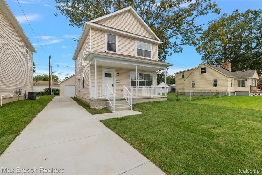 27824 Groveland ST, Madison Heights, MI 48071 - #2