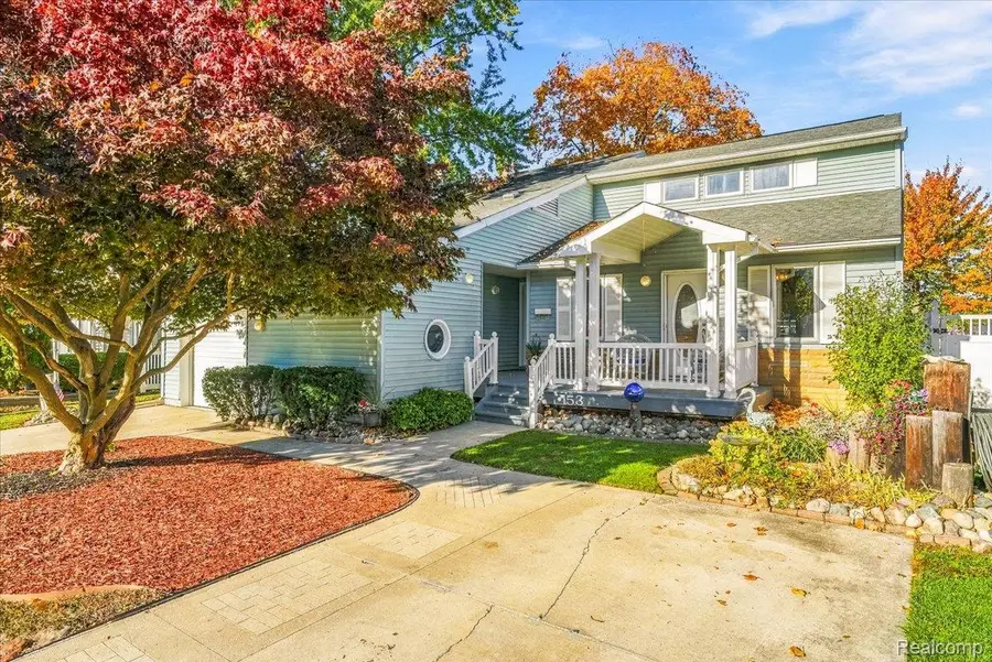 153 Potter DR, Belleville, MI 48111 - #3
