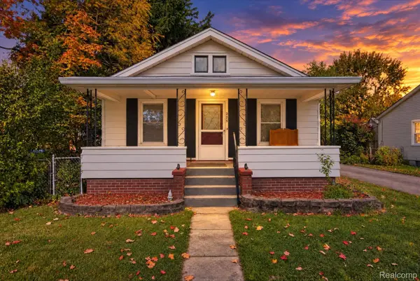 225 Roland ST, Belleville, MI 48111