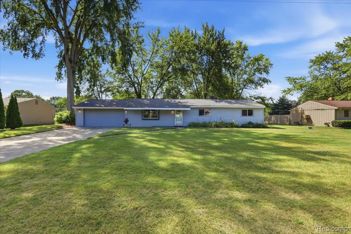 4845 Pelton RD, Clarkston, MI 48346 - #1