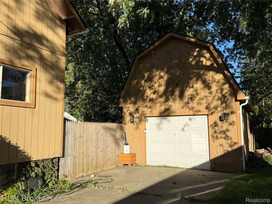 302 N Lenawee ST, Durand, MI 48429 - #3