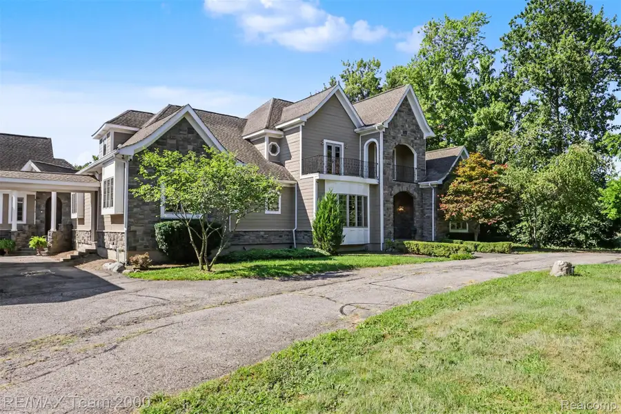 22535 Pennsylvania RD, Brownstown, MI 48193 - #3
