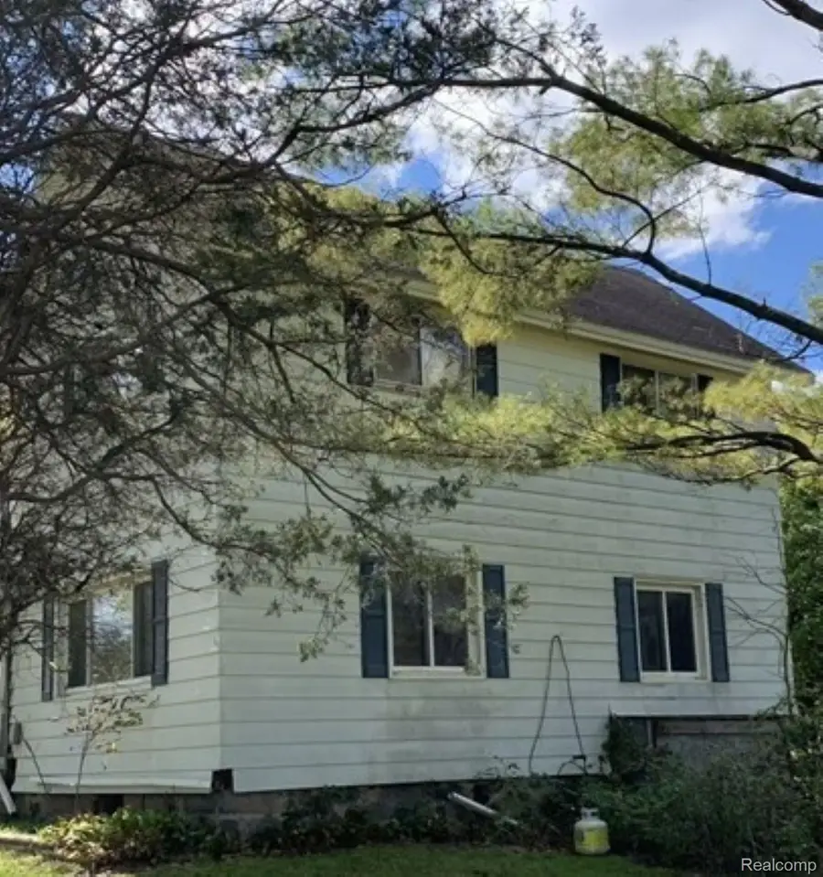 8245 Schrepfer RD, Howell, MI 48855 - #2
