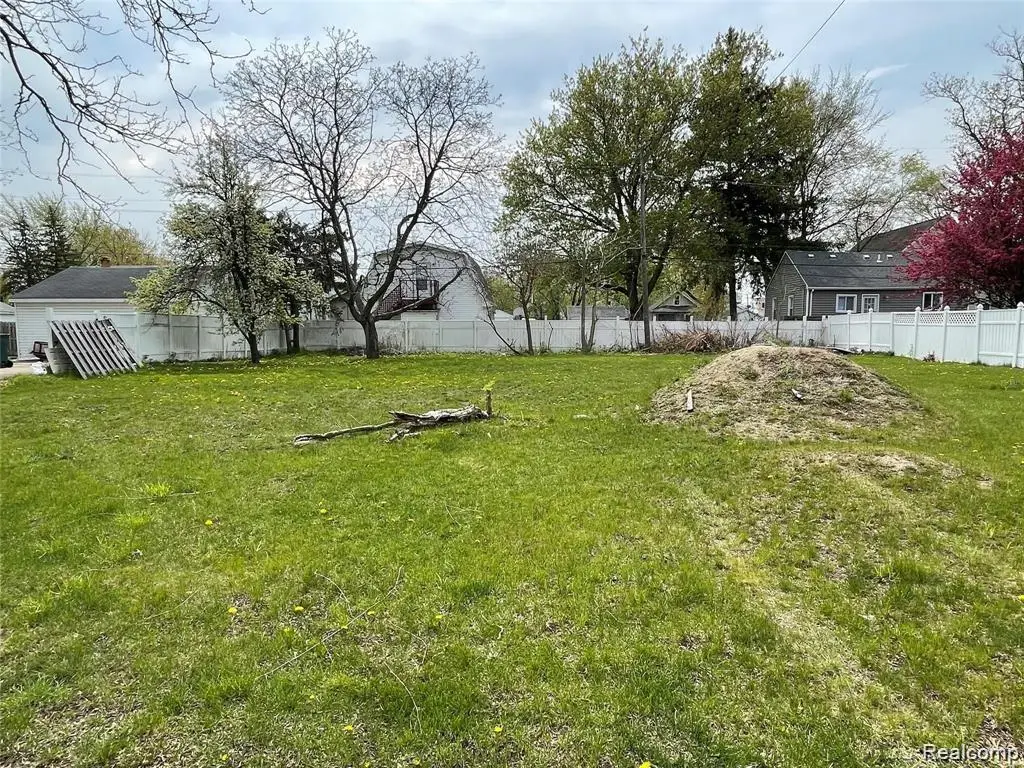 306 E Elza AVE, Hazel Park, MI 48030 - #1