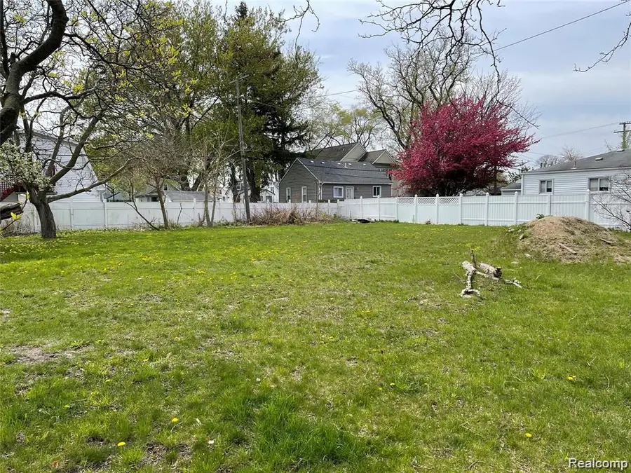 306 E Elza AVE, Hazel Park, MI 48030 - #2