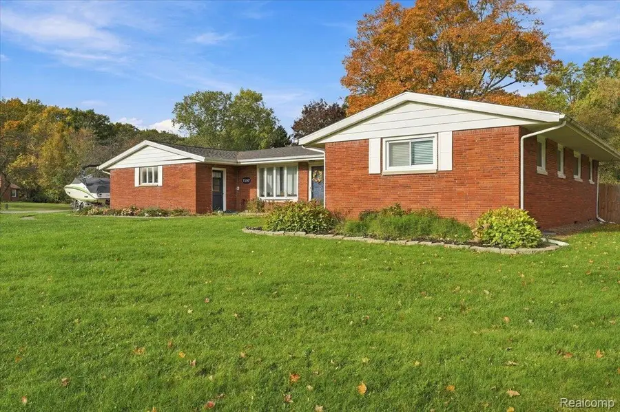 1307 Kra Nur DR, Burton, MI 48509 - #2