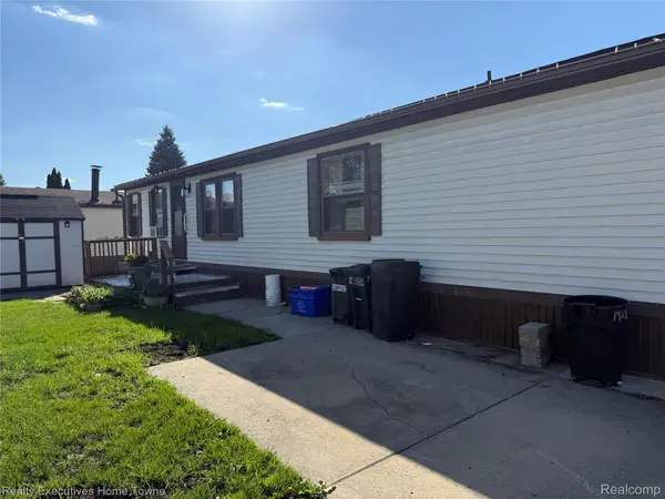 14674 Grenwich CT, ShelbyTwp, MI 48315