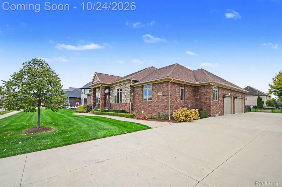 4492 Kelly DR, Sterling Heights, MI 48314 - #3