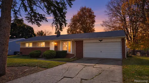6155 Grace K DR, Waterford, MI 48329