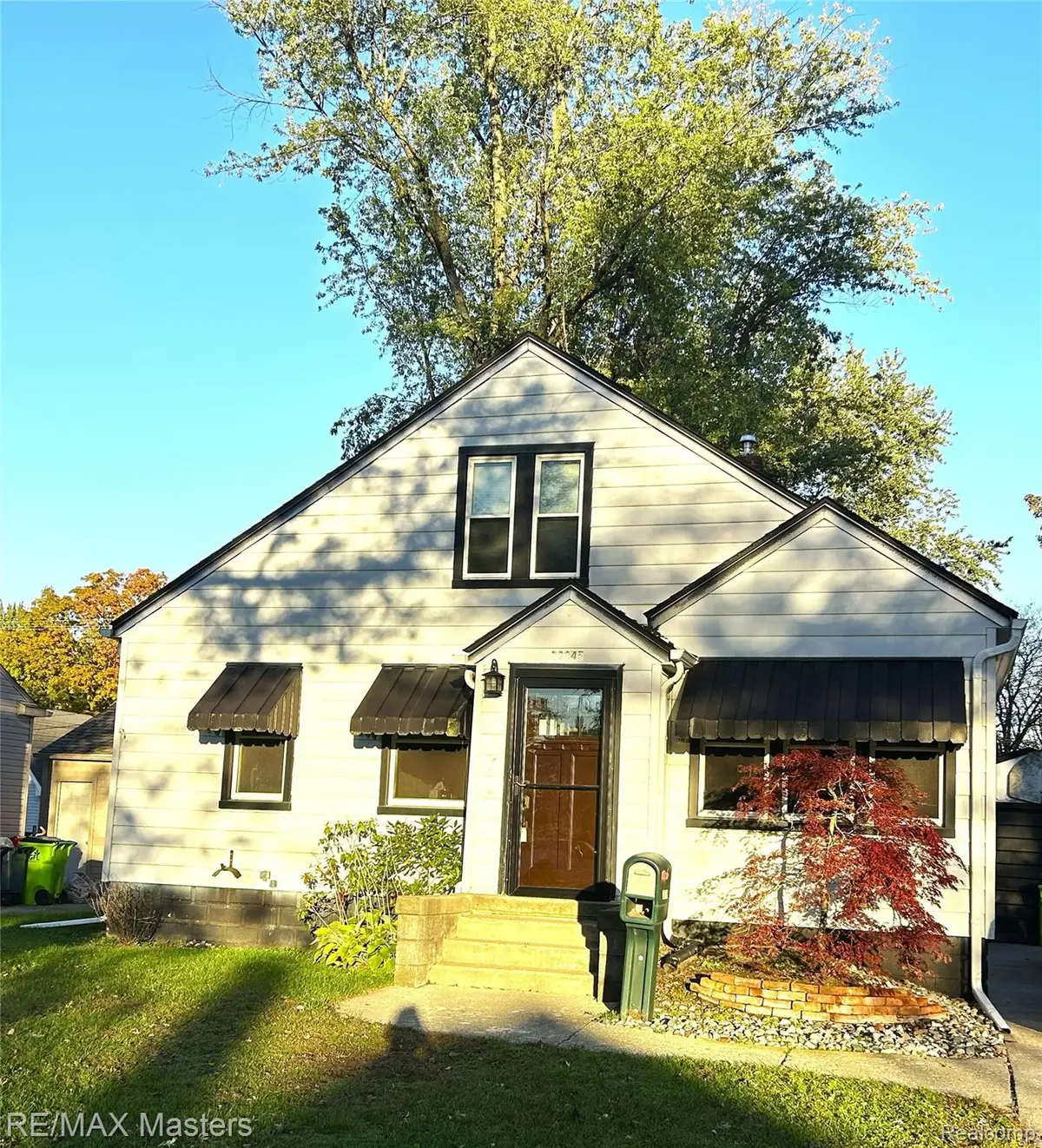29345 Walnut ST, Flat Rock, MI 48134 - #1