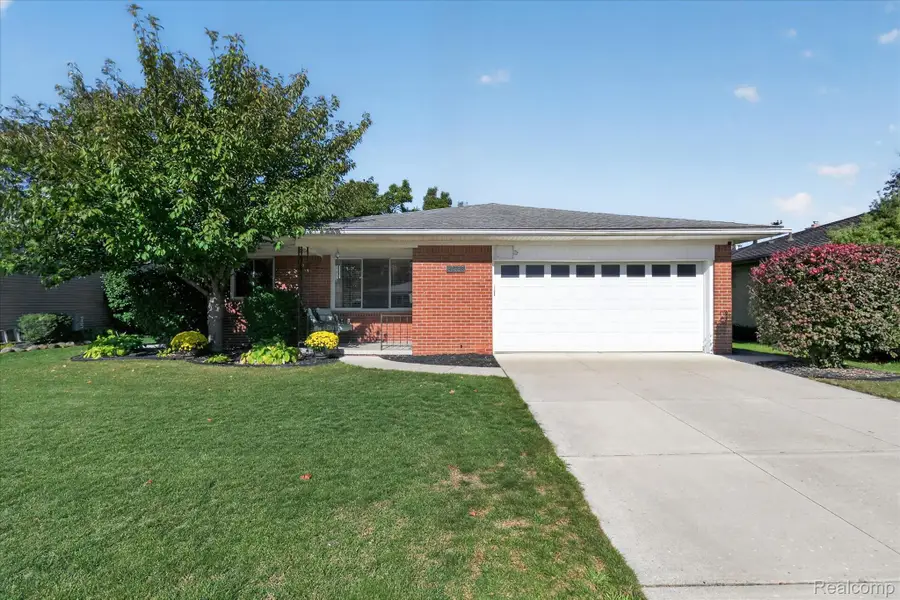 31558 Perth ST, Livonia, MI 48154 - #3