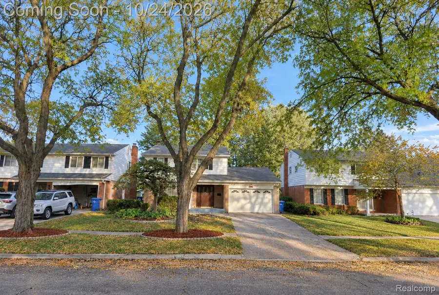 29314 Walker DR, Warren, MI 48092 - #2