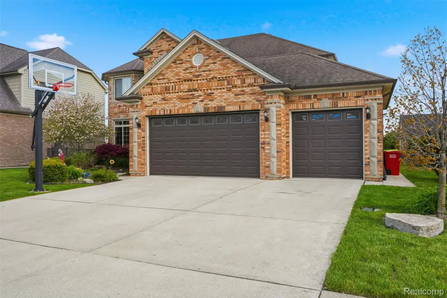 19330 Middle Branch DR, Macomb, MI 48044 - #3