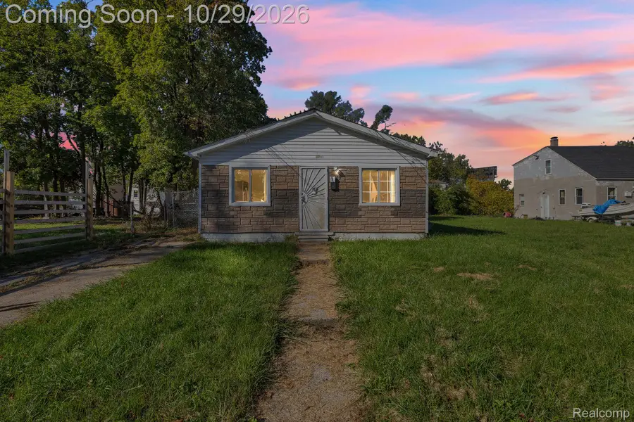 7525 Longacre ST, Detroit, MI 48228 - #2
