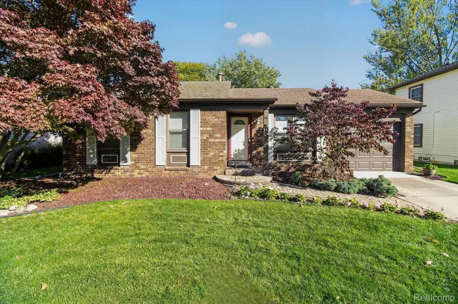 460 Roseland DR, Canton, MI 48187 - #3