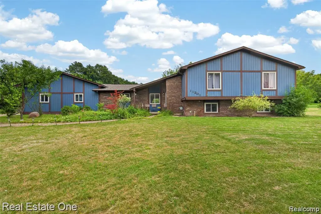 11201 Horton RD, Holly, MI 48442 - #1
