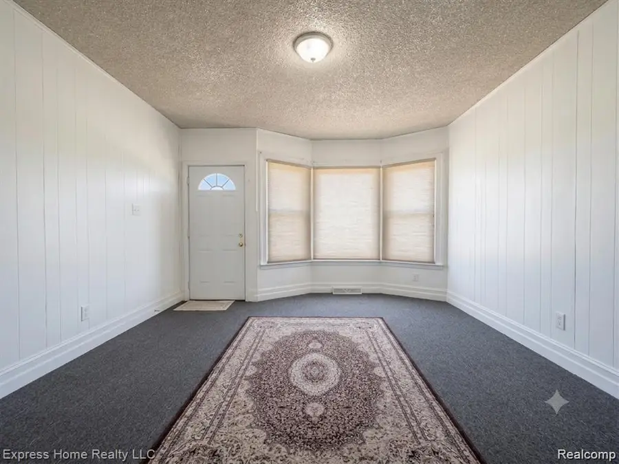 3845 Edwin ST, Hamtramck, MI 48212 - #2
