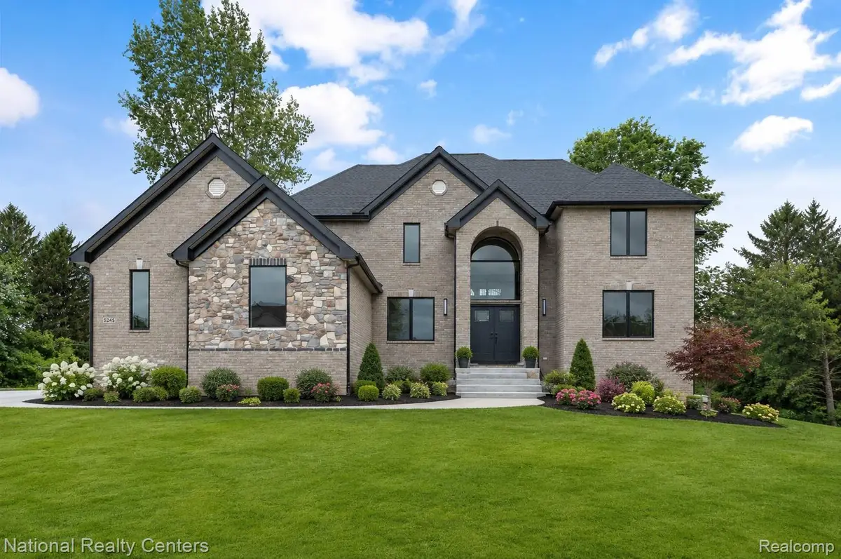 5245 BUELL DR, Commerce Township, MI 48382 - #1
