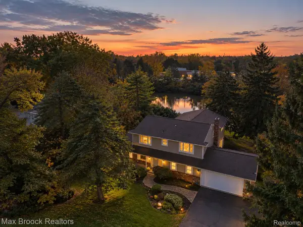 4340 Macqueen DR, WestBloomfield, MI 48323