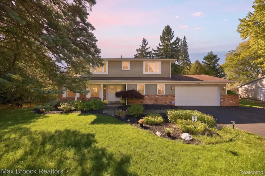 4340 Macqueen DR, West Bloomfield, MI 48323 - #3