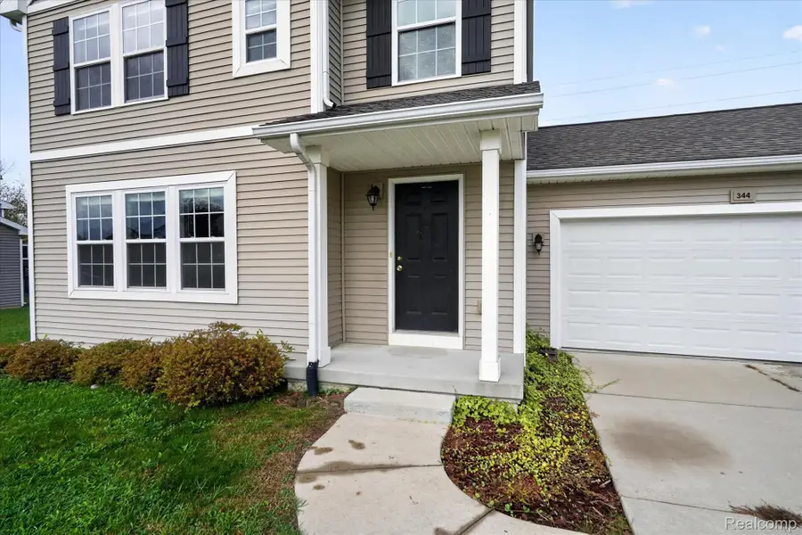 344 Saddlebrook DR, Linden, MI 48451 - #3