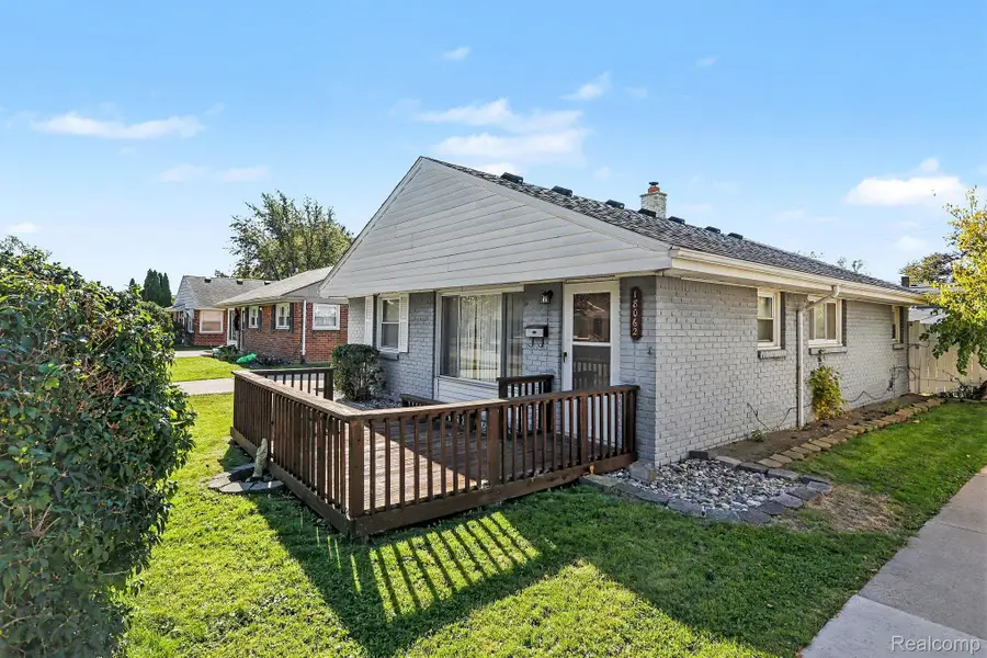 18062 Hinton ST, Riverview, MI 48193 - #2