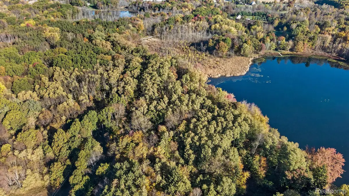6400 Crandall RD, Howell, MI 48855 - #1