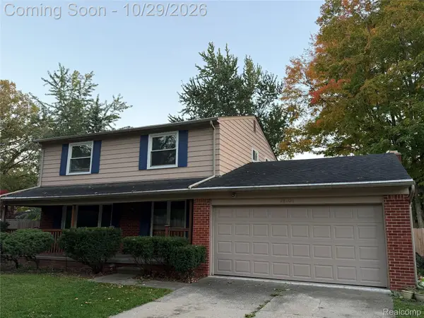 28705 Carmel Ct CT, Southfield, MI 48076